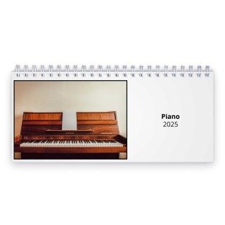 Piano 2025 Desk Calendar